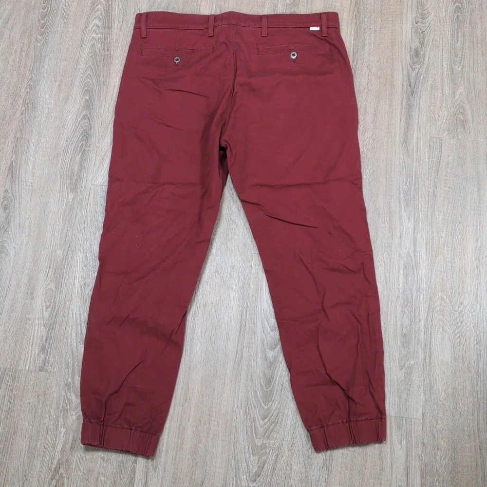 Levi Men's Maroon Pants Jogger - Picture 3 of 4
